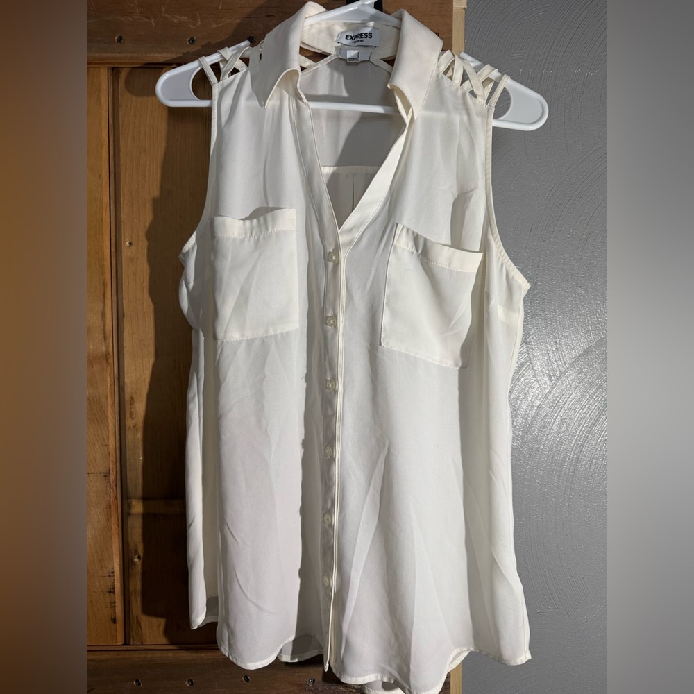 Express Portofino Sleeveless Button Front Tank – Cream – Size M